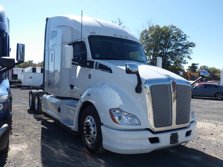 2022-kenworth-t680-image-2