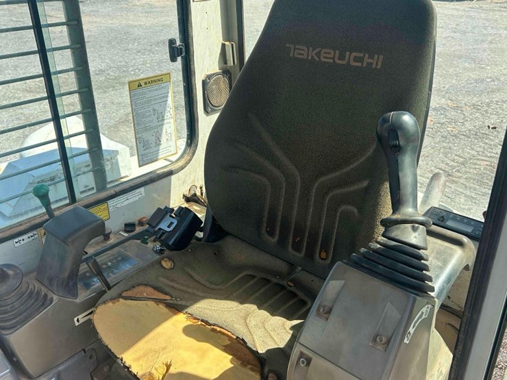 2013-takeuchi-tb180fr-image-39