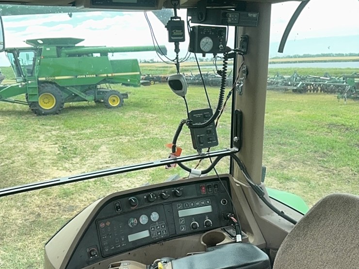 john-deere-8300-image-25