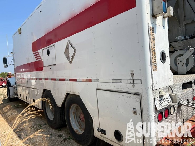 2012-kenworth-t800-image-2