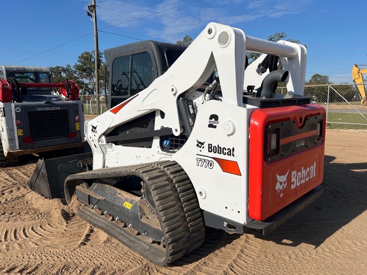 2023-bobcat-t770-image-2