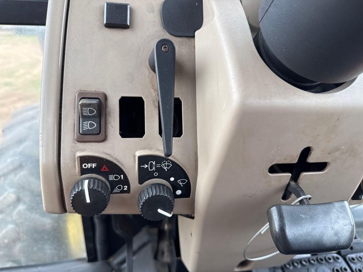 john-deere-5083e-image-26