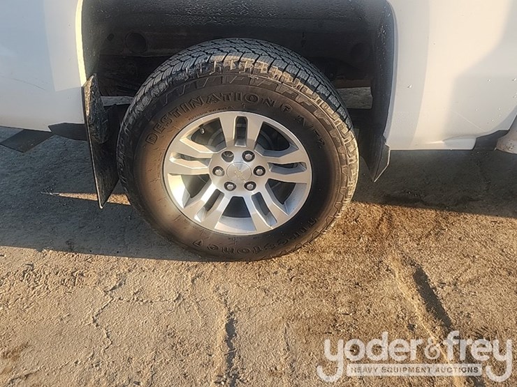 2017-chevrolet-1500-image-8