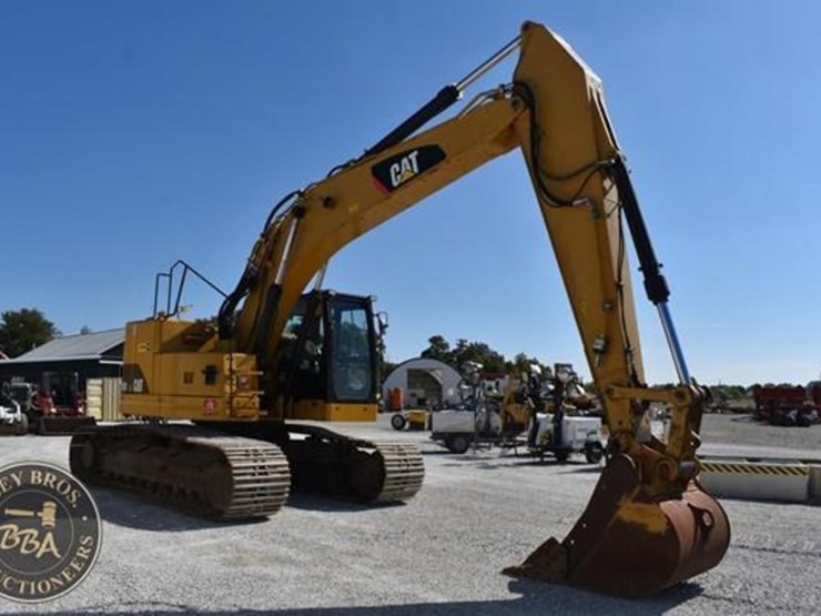 2015-caterpillar-328d-lcr-image-33
