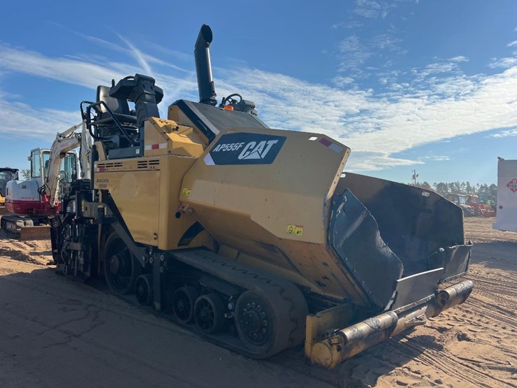 2017-caterpillar-ap-555f-image-6