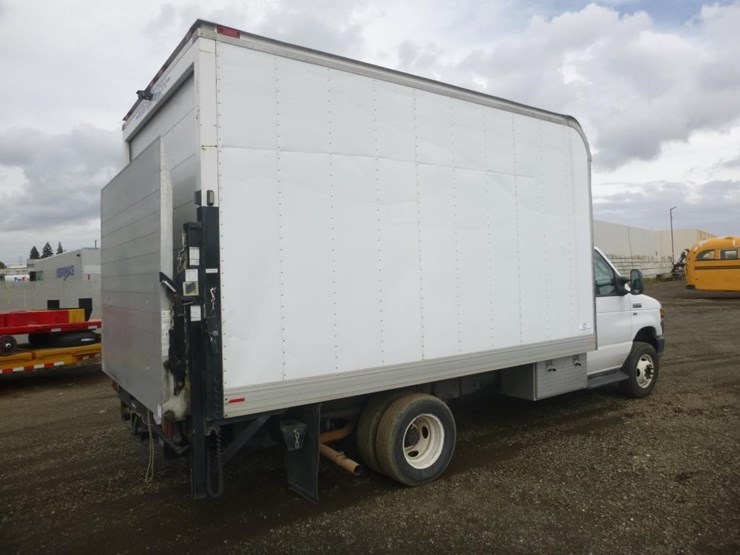 2010-ford-e450-image-3