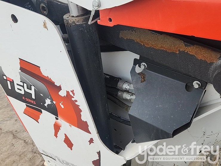 2022-bobcat-t64-image-13