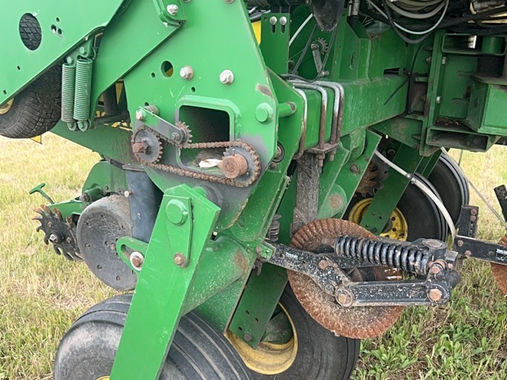 john-deere-16-image-53