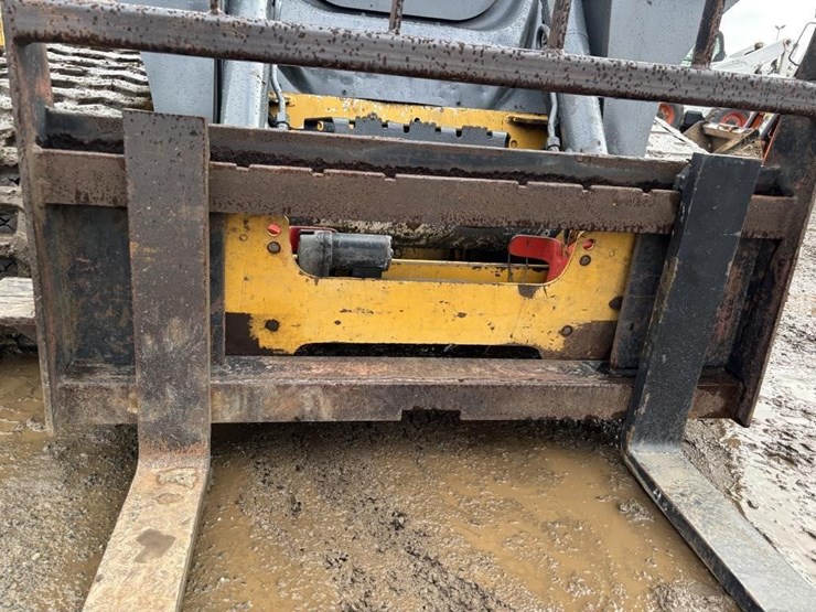 deere-325g-image-11