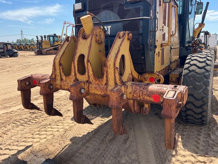 caterpillar-120-image-24