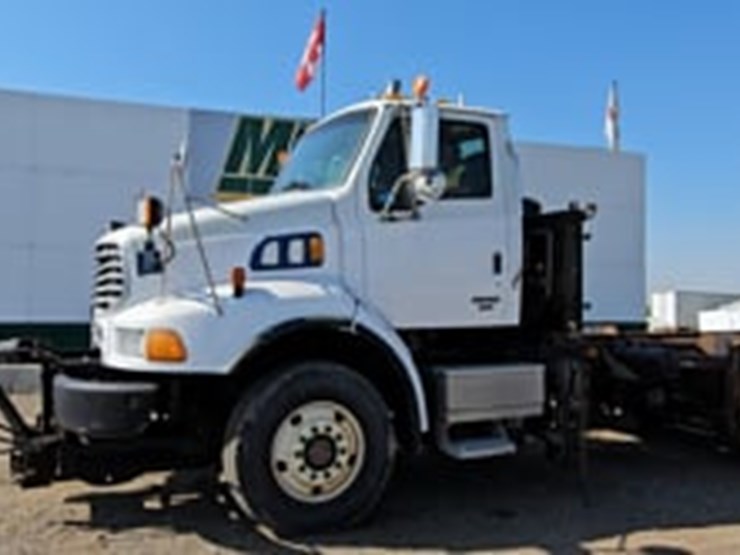 2006-sterling-lt8500-image-5