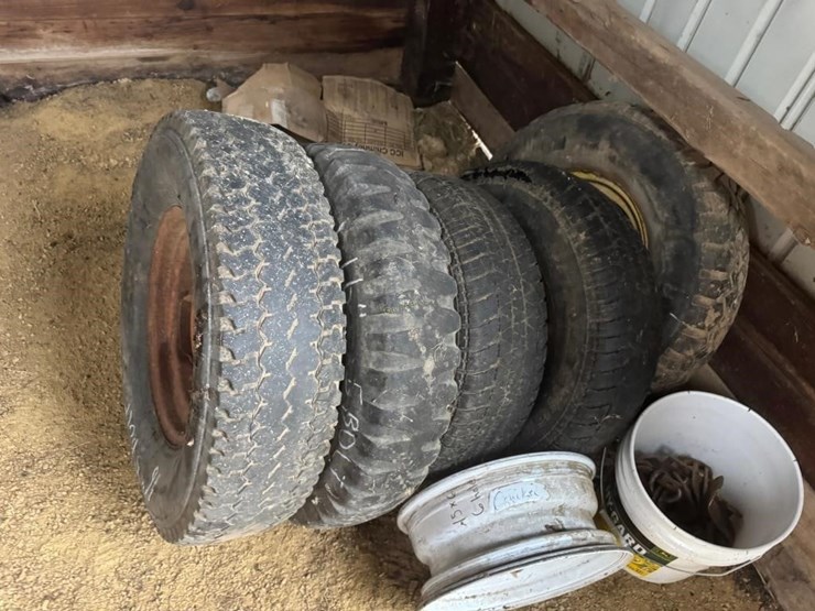 5-16"-tires-&-rims-image-3
