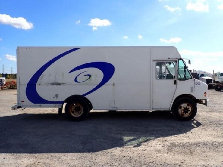 2012-freightliner-mt55-image-4