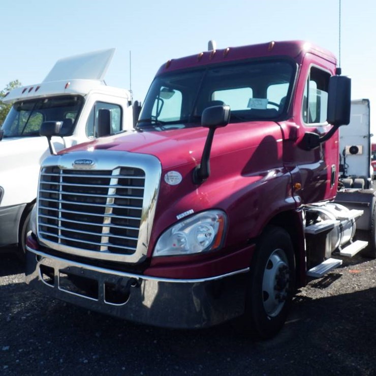 2018 FREIGHTLINER CASCADIA 125