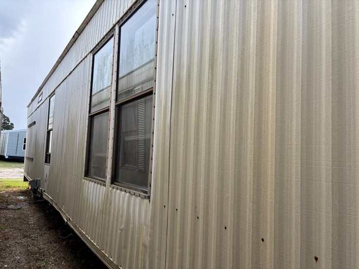 #204-•-new-horizon-mobile-home-image-18