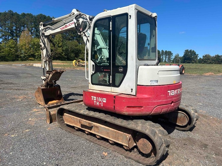 2013-takeuchi-tb180fr-image-2