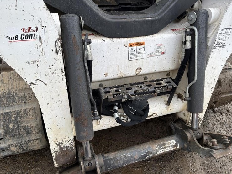 2021-bobcat-t770-image-12