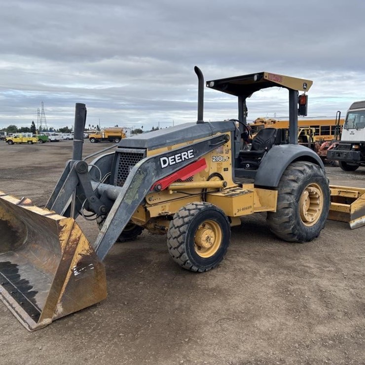 2012 DEERE 210LJ
