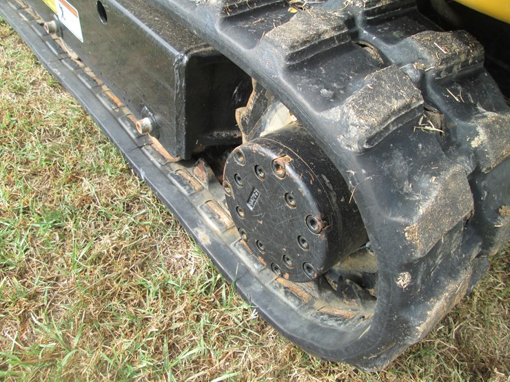 2023-caterpillar-300.9d-image-5