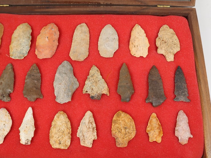 #62-•-#4168-•-(23)-framed-native-american-artifacts-image-5
