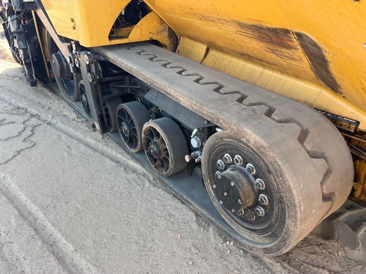 2017-caterpillar-ap-555f-image-11