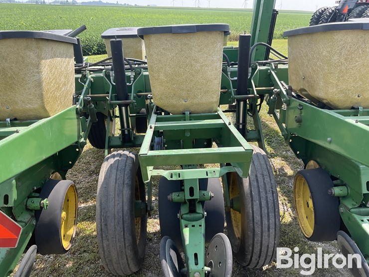 1981-john-deere-7000-image-17