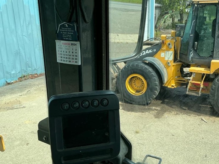 2018-deere-544k-image-56