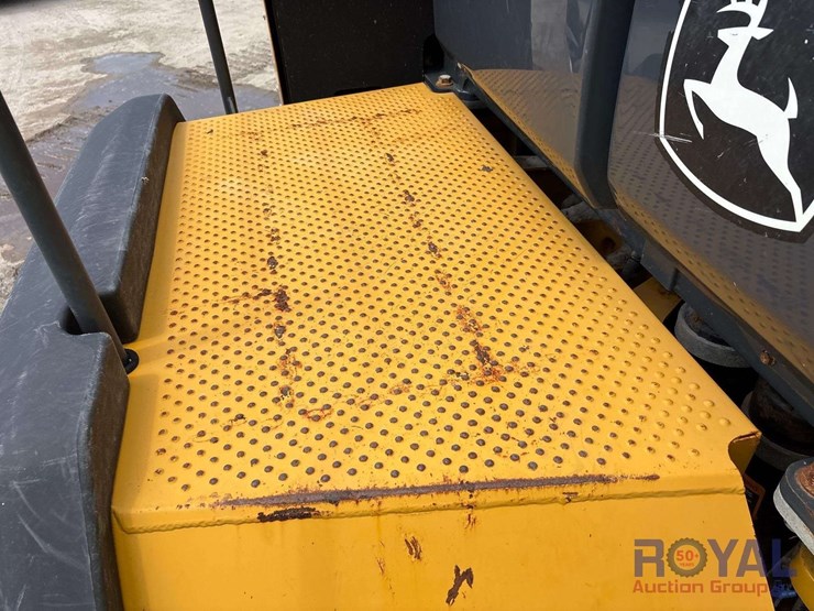 2019-deere-410e-image-21