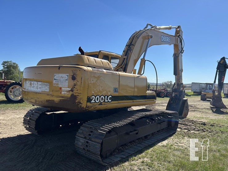 deere-200-lc-image-5
