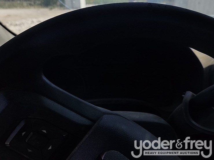 2020-ford-f250-xl-image-26