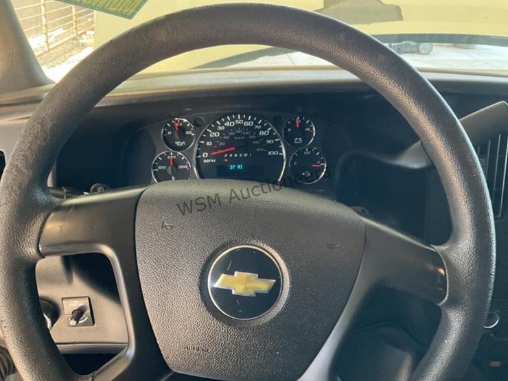 2011-chevrolet-express-2500-image-18