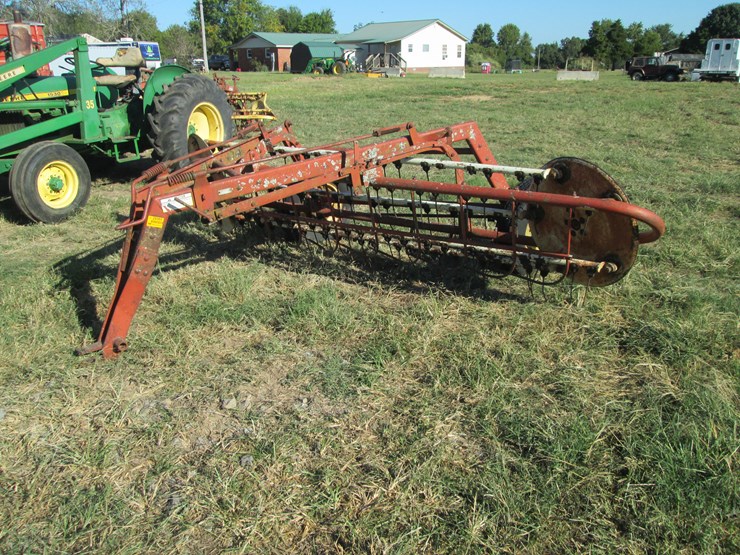 hesston-3800-image-1