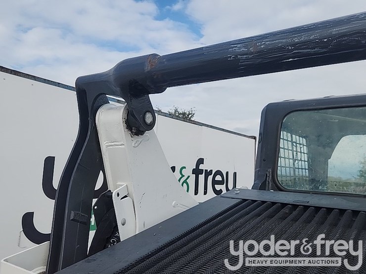 2022-bobcat-t64-image-10