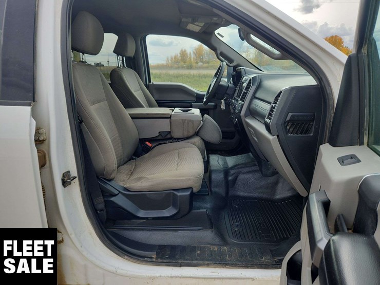 2021-ford-f350-image-19
