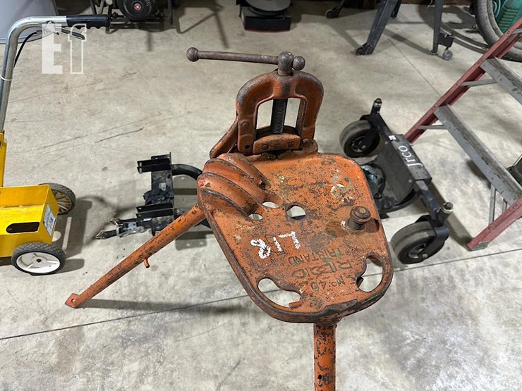 ridgid-tri-stand-pipe-vice-image-3