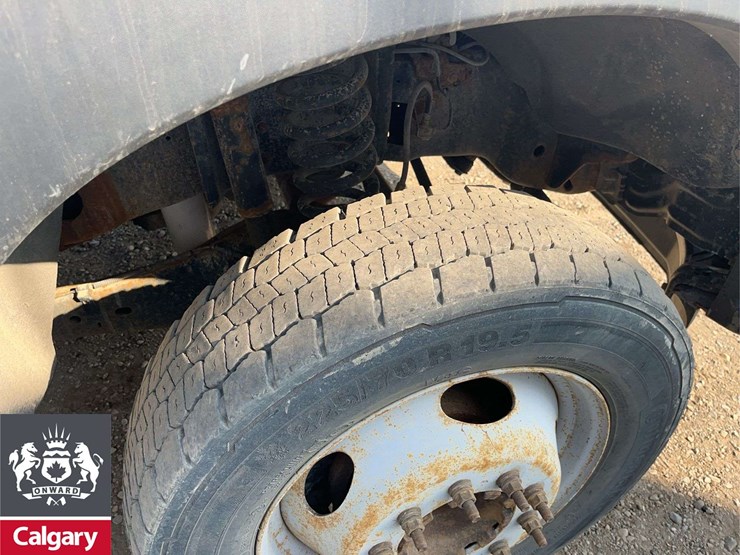 2015-ford-f550-image-9
