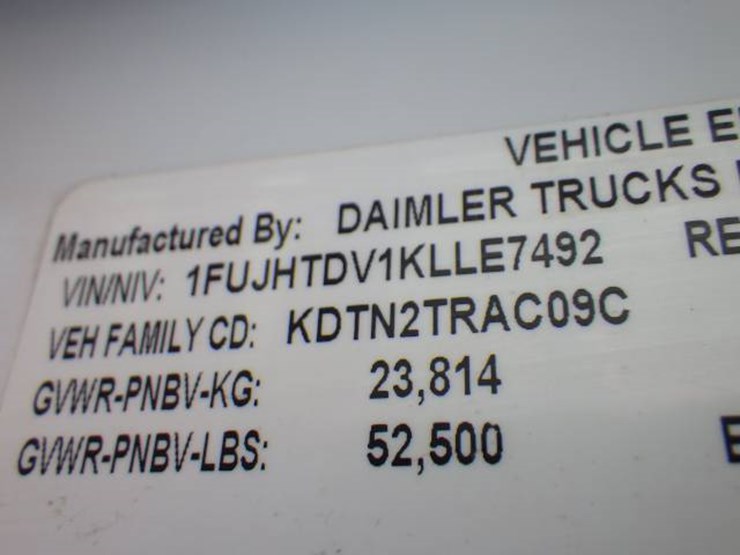 2019-freightliner-cascadia-116-image-13