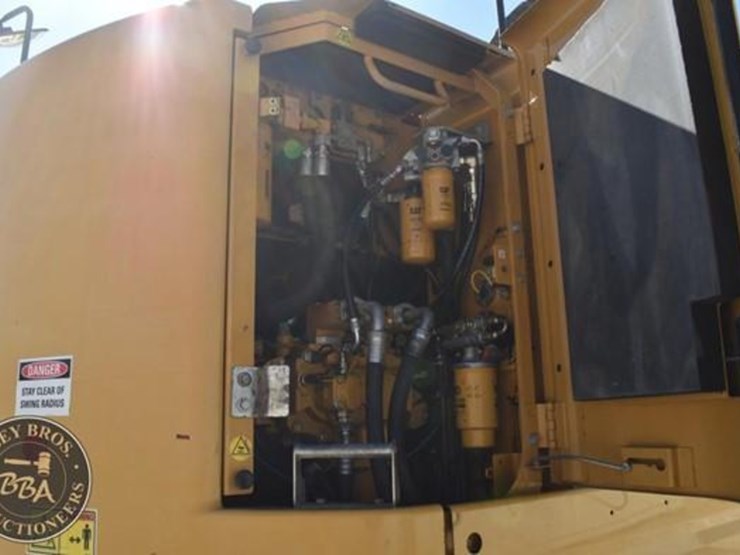 2015-caterpillar-328d-lcr-image-64