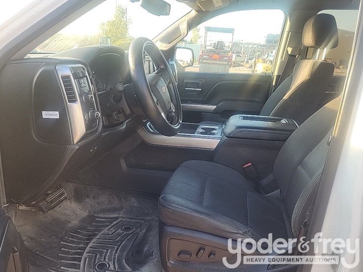 2017-chevrolet-1500-image-13
