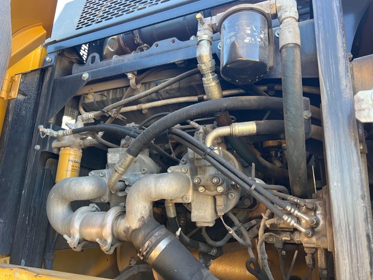 2019-deere-350g-lc-image-26