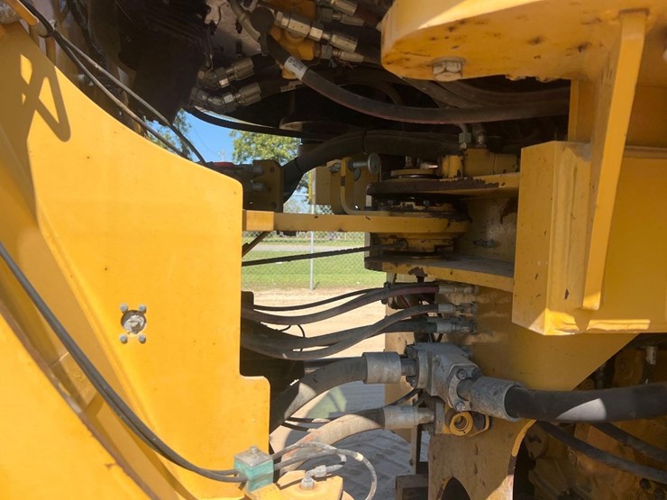 2016-caterpillar-950m-image-13