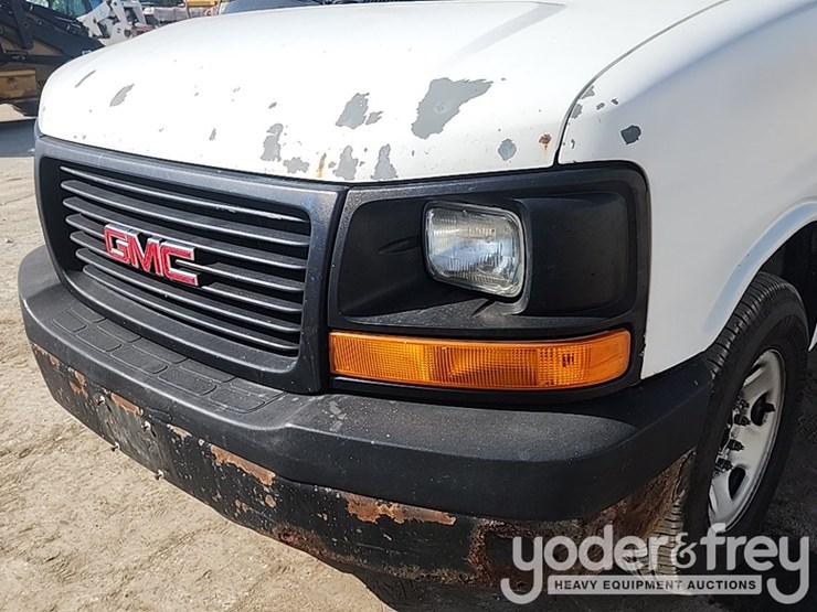 2006-gmc-savana-g2500-image-32