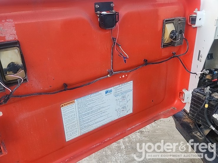 2020-bobcat-t590-image-17