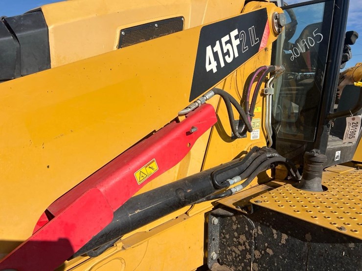 2018-caterpillar-415f2-il-image-12
