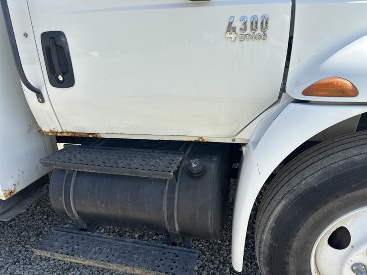 2006-international-durastar-4300-image-12