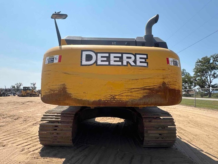 2017-deere-350g-lc-image-7