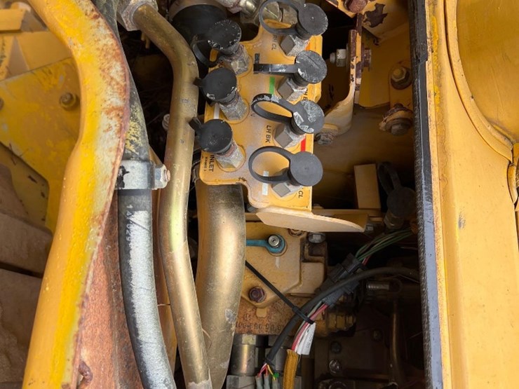 caterpillar-d5n-xl-image-22