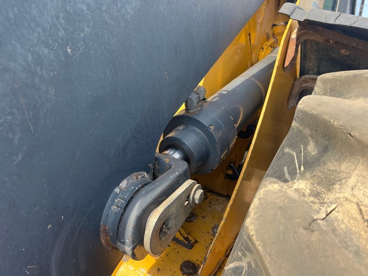 2009-deere-544k-image-12