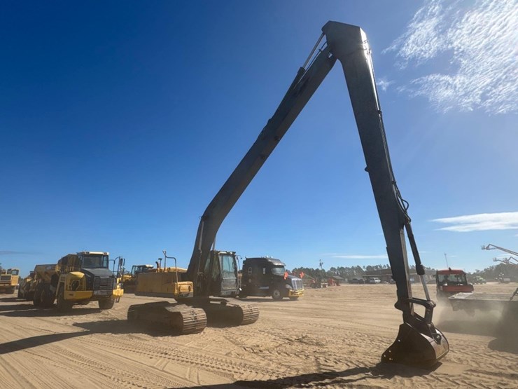 volvo-ec240cl-image-4