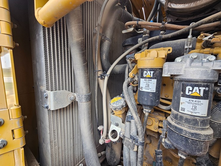 2023-caterpillar-953-image-42